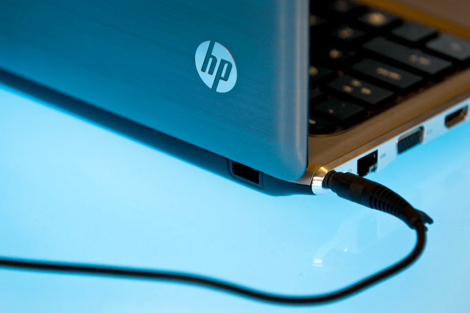 After a sales boom fuelled by remote work during the pandemic, HP has been struggling with plummeting demand for computers.