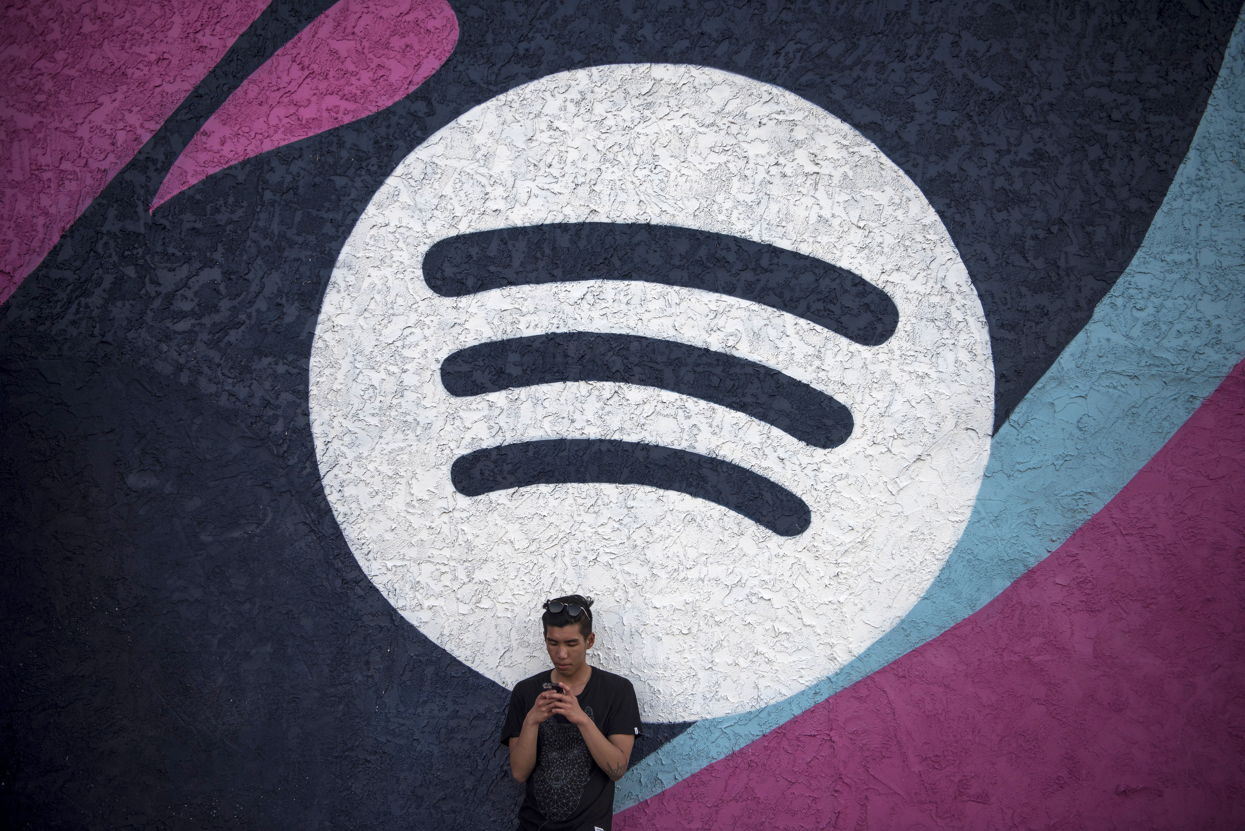Spotify, Apple drive US music industry's 8% first-half growth