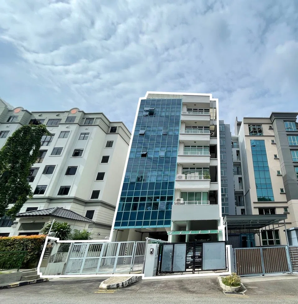 With a gross floor area of 12,282 sq ft, the successful buyer of the site will be able to redevelop the plot into a residential project comprising 26 units within an eight-storey building, says Propnex. 