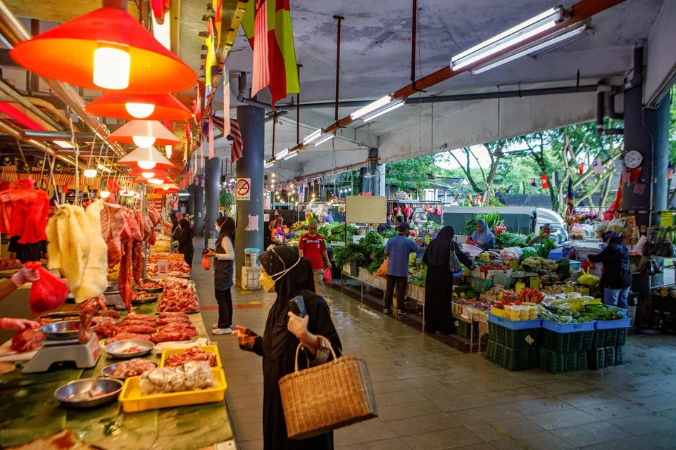 Malaysia's inflation continued to ease further in May, as food and transport prices rose more slowly.