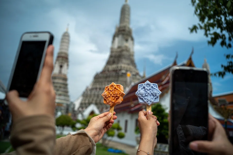 The ice cream, with butterfly pea coconut milk and Thai milk tea flavours, is modelled on the blue ceramic plates and flower details of the pagoda.