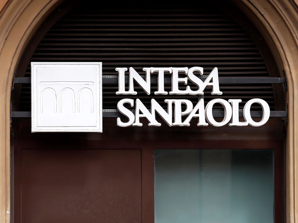 Sector leader Intesa Sanpaolo (above) said at the end of last month that it expected to pocket more than 13.5 billion euros this year from its net interest margin (NIM) alone, as a result from the sharply higher official interest rates. 
 