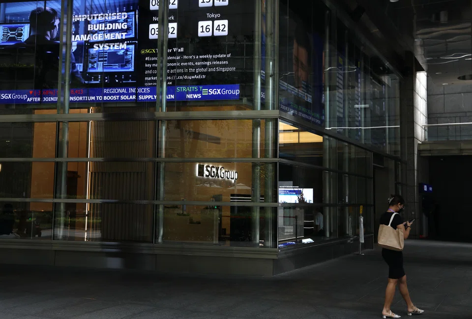 Losers outnumber gainers 297 to 241 on Tuesday, after 1.3 billion securities worth S$1.2 billion change hands.