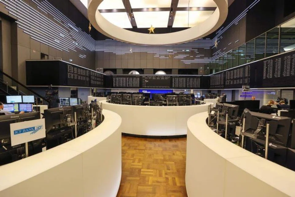 The Stoxx 600 ends the session up 0.1 per cent at a 11-week high, with financial services, mining and retail stocks leading the gains.