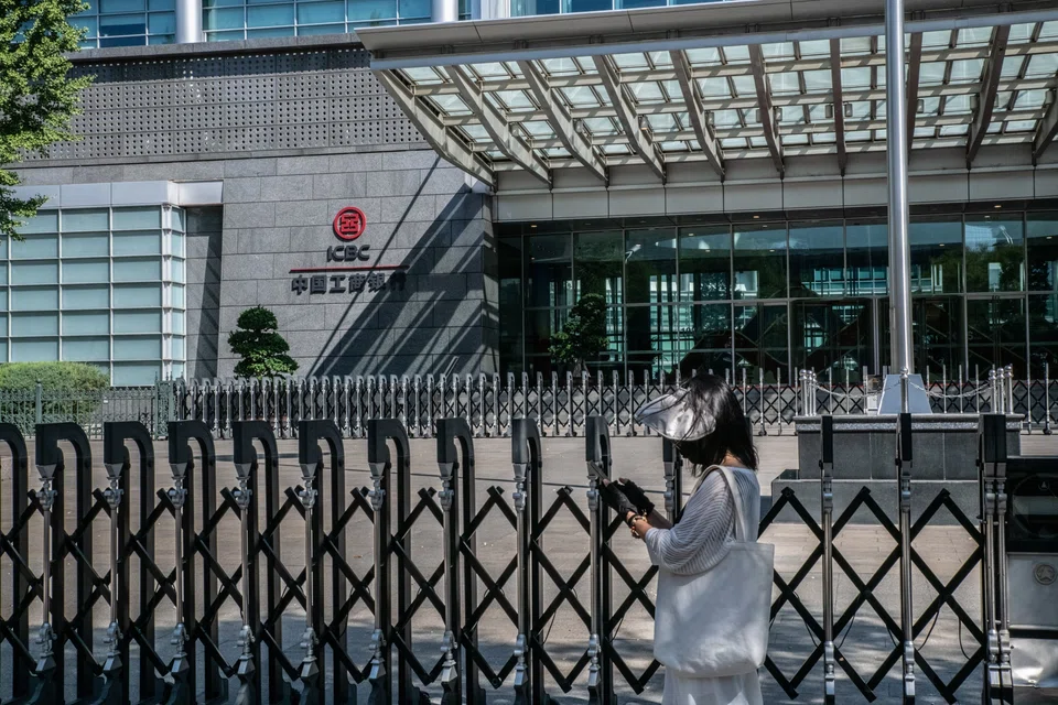 The Federal Reserve says on its website on Friday that a “service issue” is impacting the Fedwire Securities service, which handles settlements for US Treasuries.