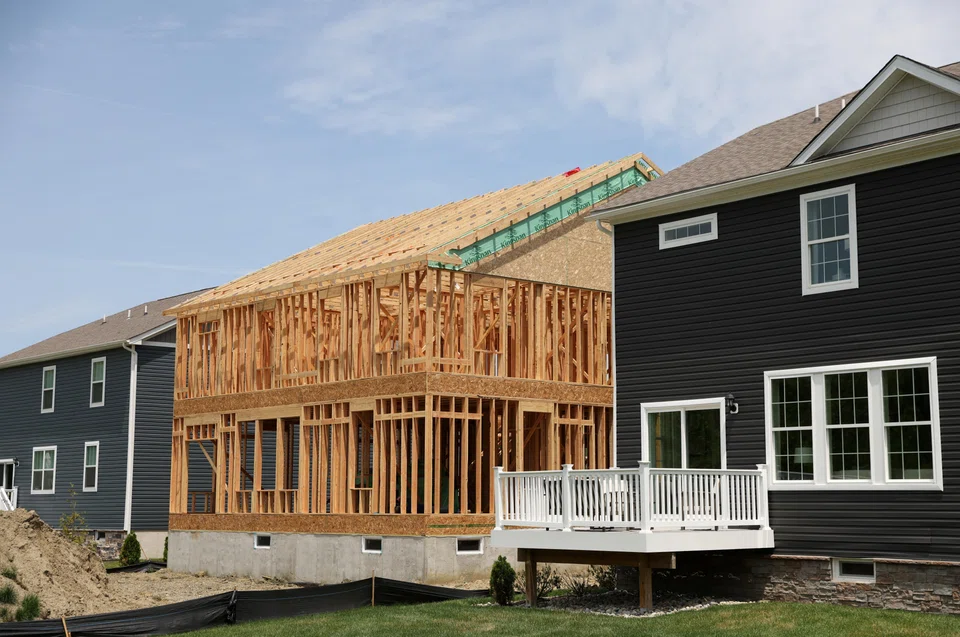 Builders in the US are benefiting from a shortfall in listings of previously owned homes. 