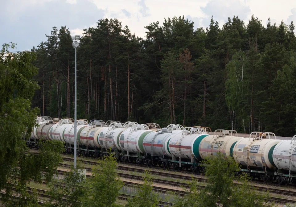 The compromise allows for new fossil fuel investments to be excluded from protections and institutes a 10 year phase out period for protections on existing investments.