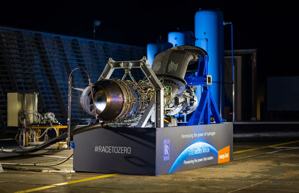 The test was conducted with a converted Rolls-Royce AE 2100-A regional aircraft engine using hydrogen created by wind and tidal power, the UK manufacturer said in a statement on Monday (Nov 28). 