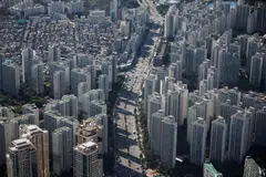 The government has taken a series of measures to tame the pace of declines in housing prices to avert a hard landing of the property market. 