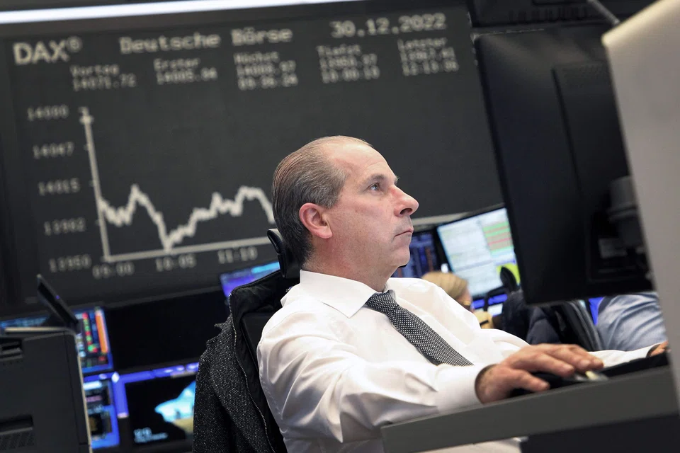 Analysts attributed Wednesday’s yields support still to the US retail sales data, which could leave the door open to the Federal Reserve to keep rates at current levels.