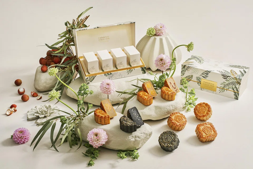 PARKROYAL Collection Marina Bay's mooncakes in collectible cases.
