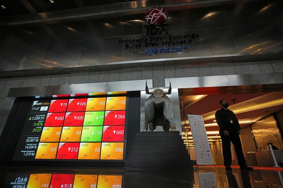 India and Indonesia recorded net foreign bond inflows in August, their first addition in at least 6 months, while global funds poured into Thai debt for the first time since May. 