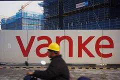 Investors have been dumping Vanke’s shares and bonds in the past few weeks on cash flow concerns, triggering a rare central government directive to help the Shenzhen-based company beat a liquidity crisis.