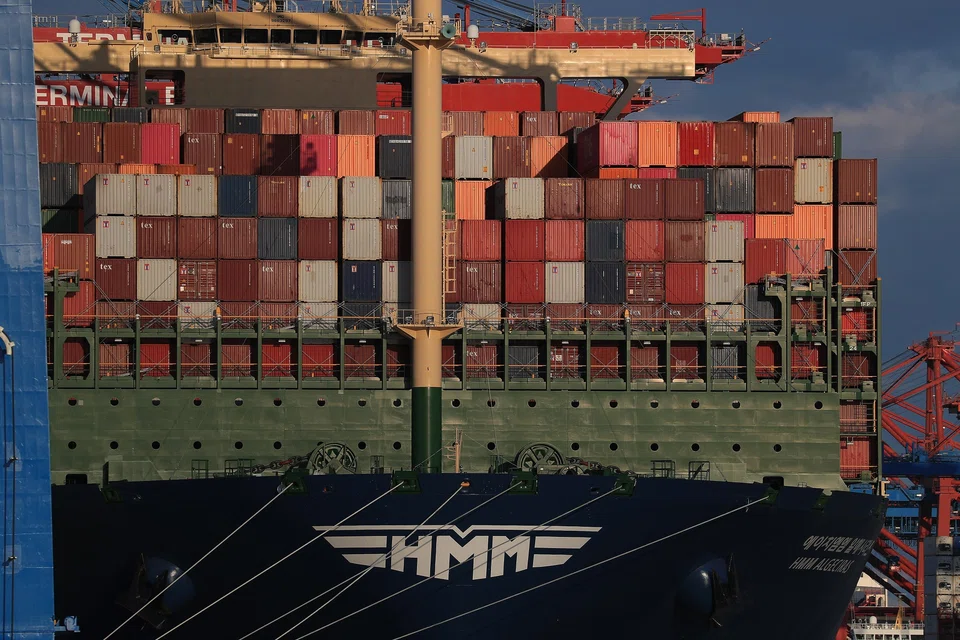 Harim enters bidding via a consortium led by its bulk shipping unit Pan Ocean.