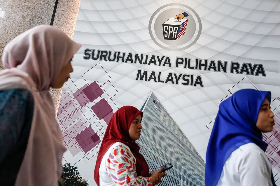 As the election involves four competing coalitions, the ballot may not hand an outright majority to a single party.