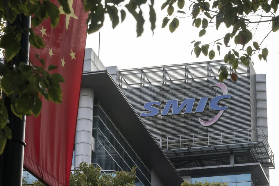 SMIC's net income reaches US$174.7 million in the three months ended in December, compared to the average analyst estimate of US$139.1 million. 