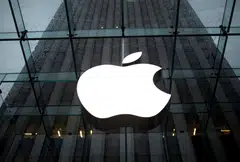 James Abate, chief investment officer at Centre Asset Management believes investors should hedge against Apple’s valuation risk through put options, due to its “systemic” importance to the stock market.