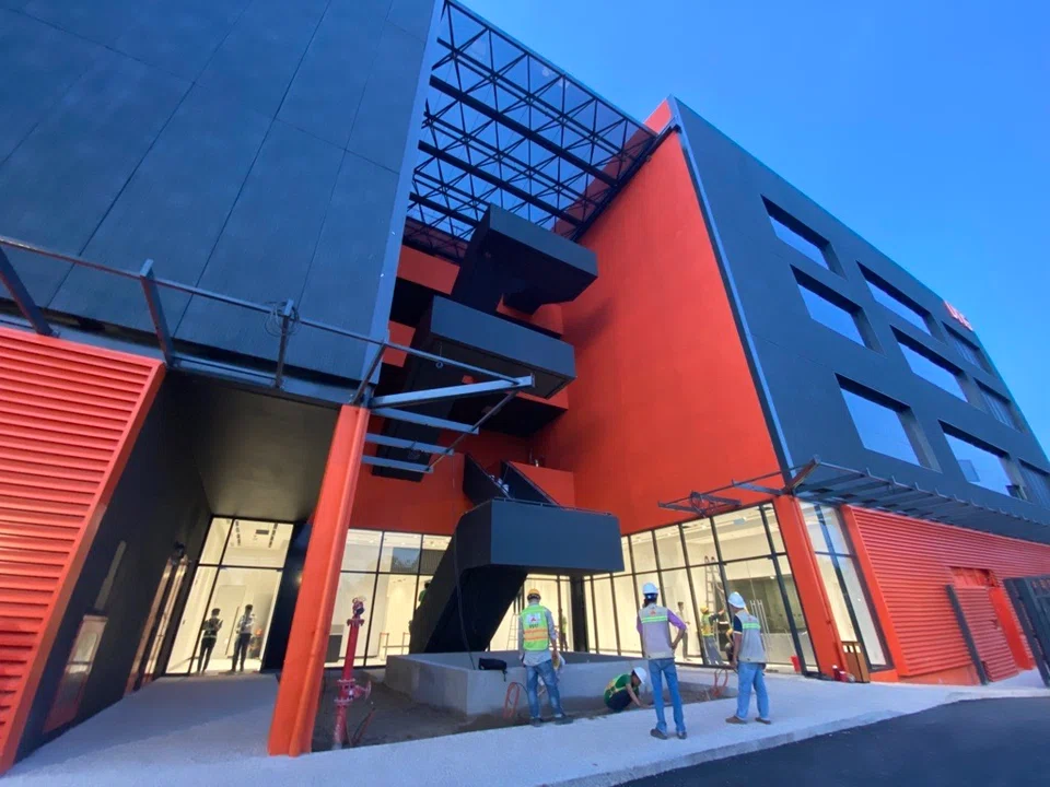 In Dec 2022, VNG Corporation – Vietnam’s first technology unicorn – announced the opening of a new 12,400 sq m data centre in Ho Chi Minh City. 