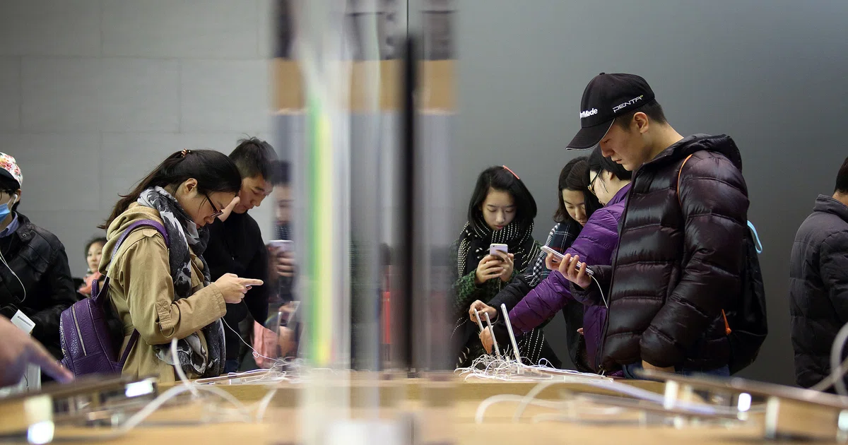 Chinese demand for Apple's big-screen phones fuel sales growth - The ...