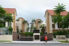 Located in District 10, Eleven@Holland comprises 82 semi-detached houses.