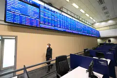 More than 30 asset managers holding Sri Lanka’s international bonds announced on Tuesday the formal launch of a creditor group to start debt restructuring talks with the island nation.