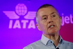 FILE PHOTO: Willie Walsh, IATA director-general, says consumers have saved up during the 2 years when most air travel was barred, and are now prepared to spend on more comfortable seats during their flights.   