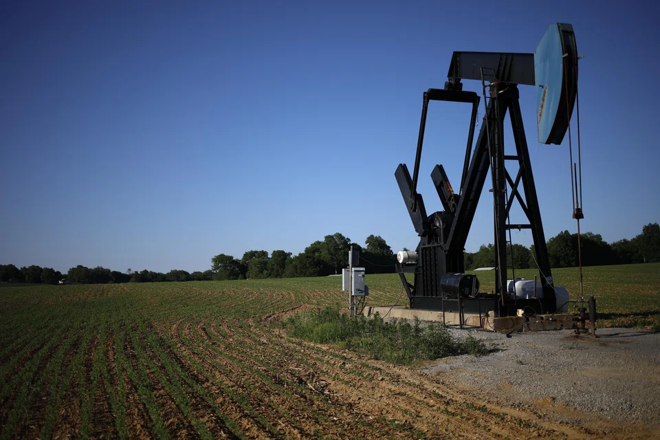 Brent crude futures fell US$1.07, or 1.3 per cent, to settle at US$83.26 a barrel, while US West Texas Intermediate crude futures settled at US$78.96 per barrel, down 57 cents, or 0.7 per cent.