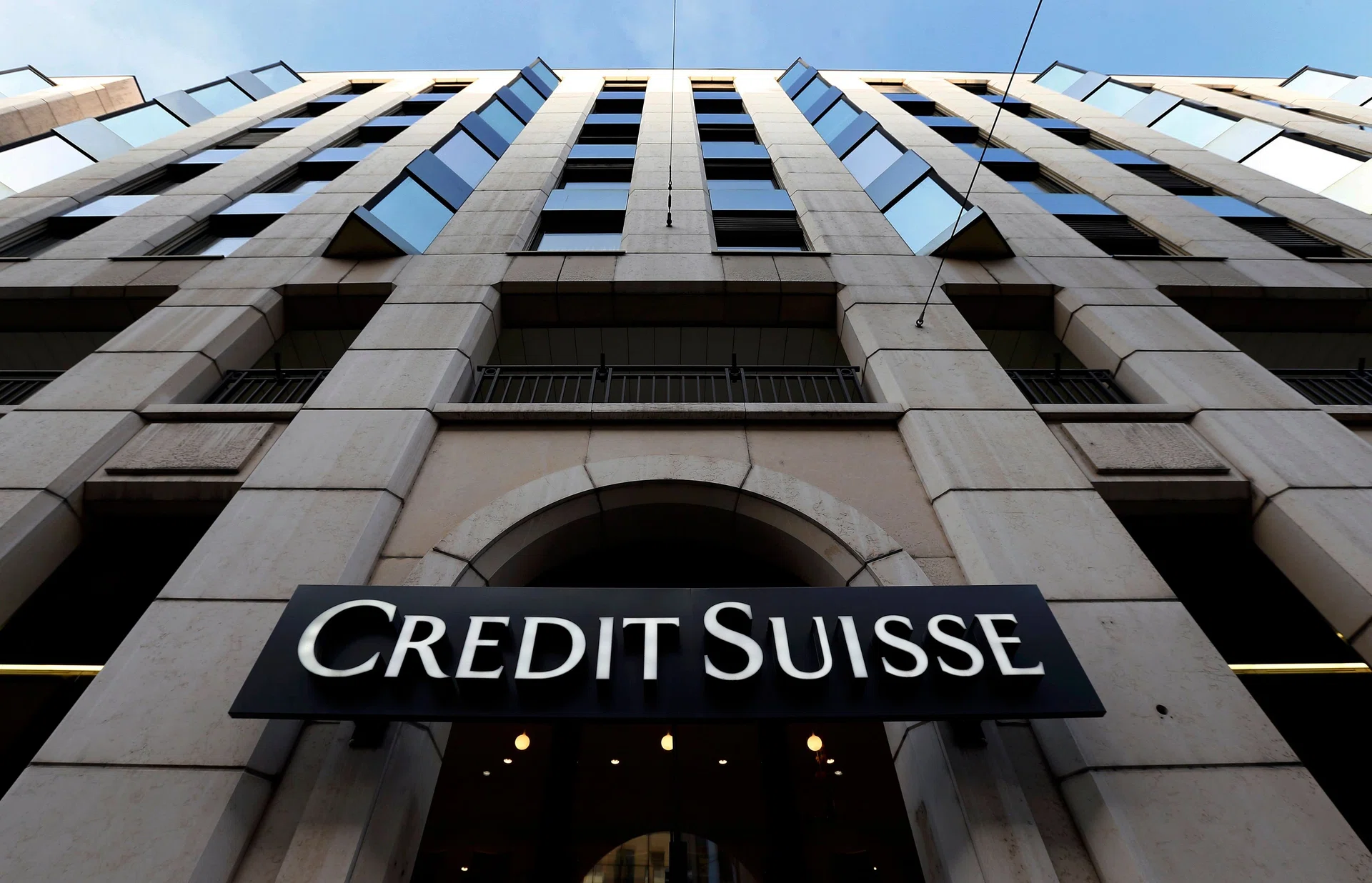 Banks' first-quarter trading revenue prompts cautious optimism