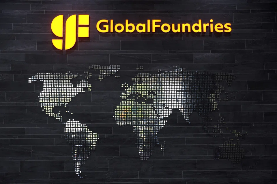 GlobalFoundries, the world’s third-largest contract chipmaker, will build a new semiconductor production facility in Malta, New York, and expand existing operations there and in Burlington, Vermont.