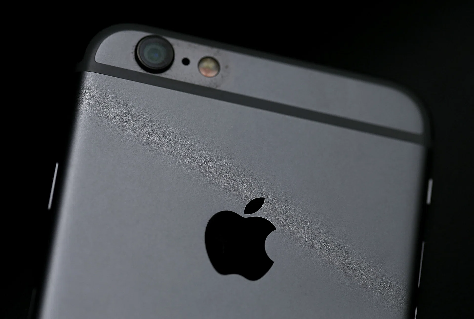 iPhone launch generates crowds, queues worldwide - The Business Times