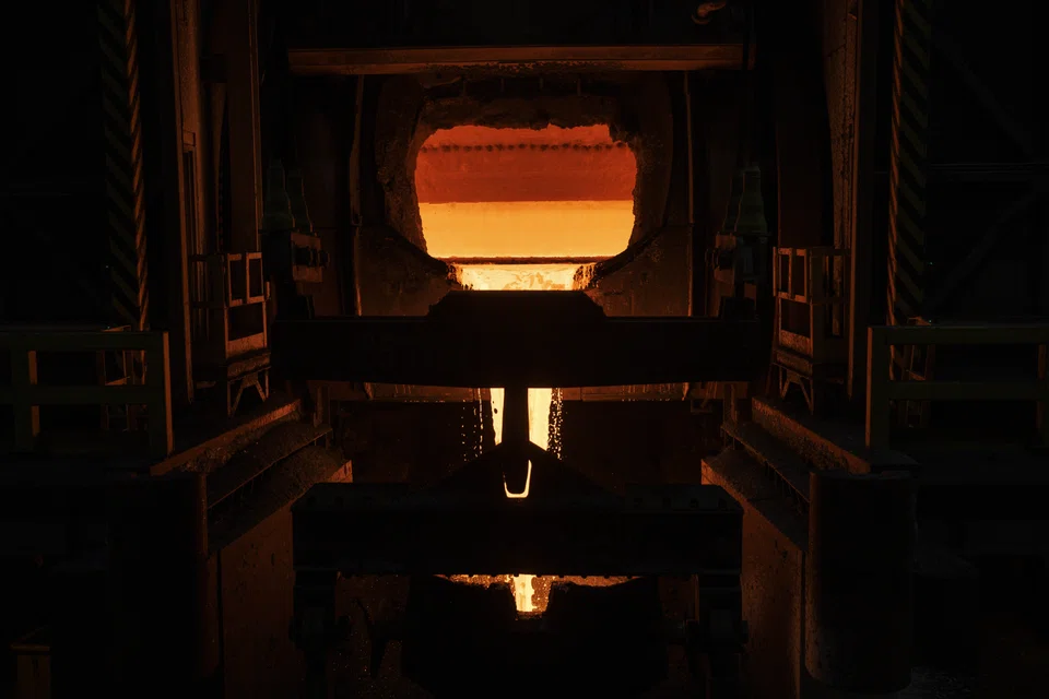 Slag is poured at the Vale Copper Cliff Copper Smelter in Sudbury, Ontario, Canada; the mood in metals has soured even as Chinese Covid-19 lockdowns start to ease, and there are signs that traders there are betting copper prices will fall further.