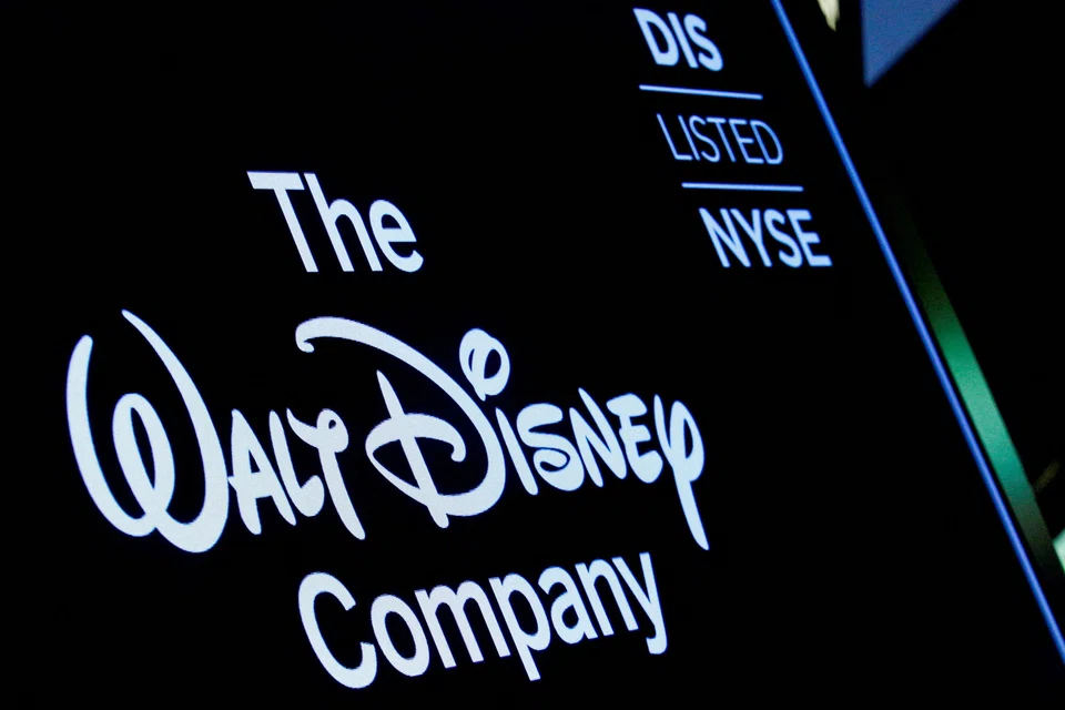 The creator of Star Wars, the billionaire Wall Street chief executive officer and the descendants of Walt Disney’s founders have thrown their support behind CEO Bob Iger and the entertainment company’s board nominees in a high-stakes fight.