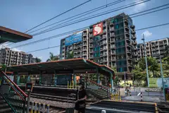 Sun Hung Kai Properties’ underlying earnings, which exclude property revaluations, dropped to HK$8.9 billion (S$1.3 billion) in the six months ended Dec 31.