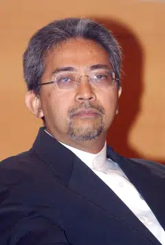 “I am worried for him (Mirzan Mahathir, top). He has to reveal all transactions since he was 22 years old in 30 days. If he fails, he could face a five-year jail (term)," says former prime minister Mahathir Mohamad.