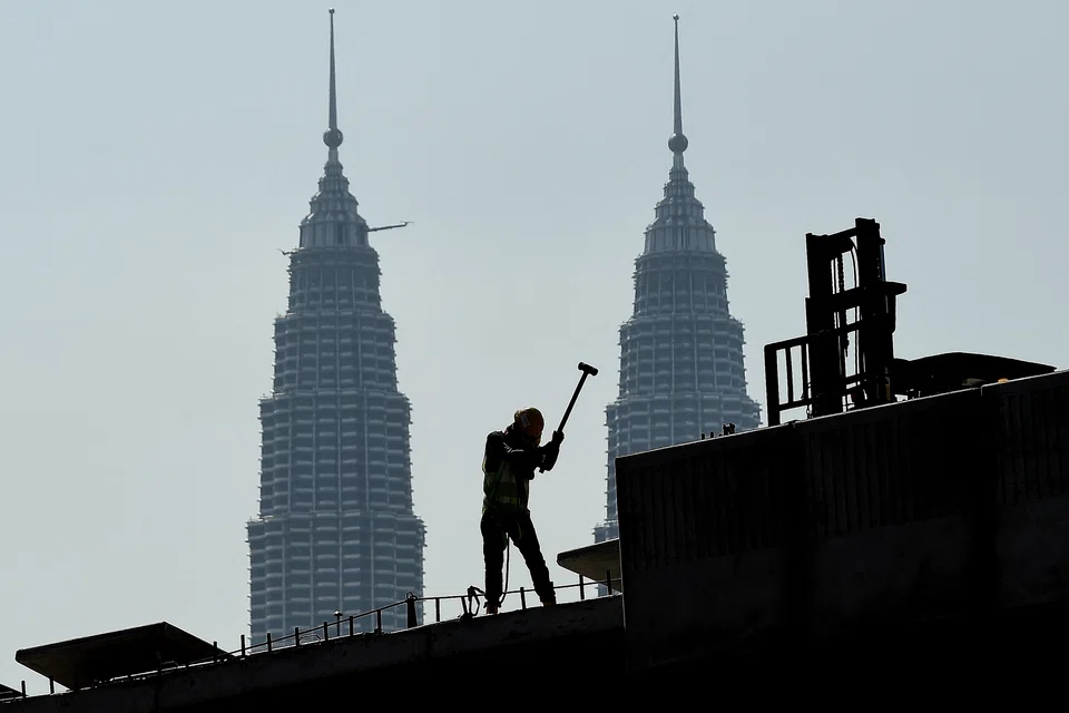 A slowdown in construction and stagnant manufacturing activity is weighing on the Malaysian economy.