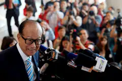 CK Hutchison, the ports-to-telecoms conglomerate owned by billionaire Li Ka-shing is considering issuing 5- and 10-year bonds, the term sheet shows.