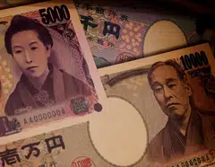 While Japan’s huge public debt is negative for its credit profile, such weakness is offset by the country’s huge savings and domestic investors’ strong home bias, Moody’s senior vice-president Christian de Guzman said.