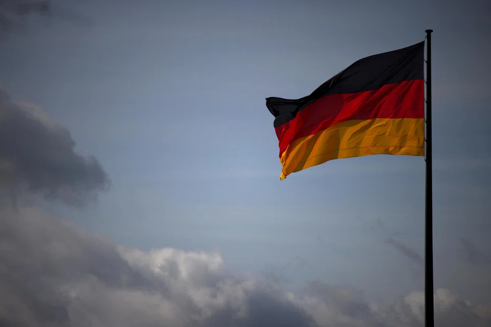 The assessment of the economic situation in Germany fell deeper into negative territory in March, dropping to -46.5 from -45.1 the month before and below analysts’ prediction of -44.3.