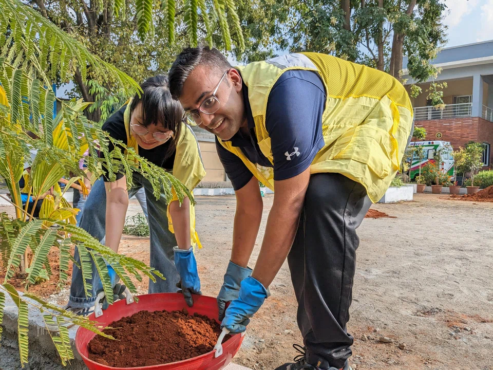 Over the course of a weekend, volunteers from CapitaLand helped plant more than 200 flowers and shrubs in the school’s front yard.