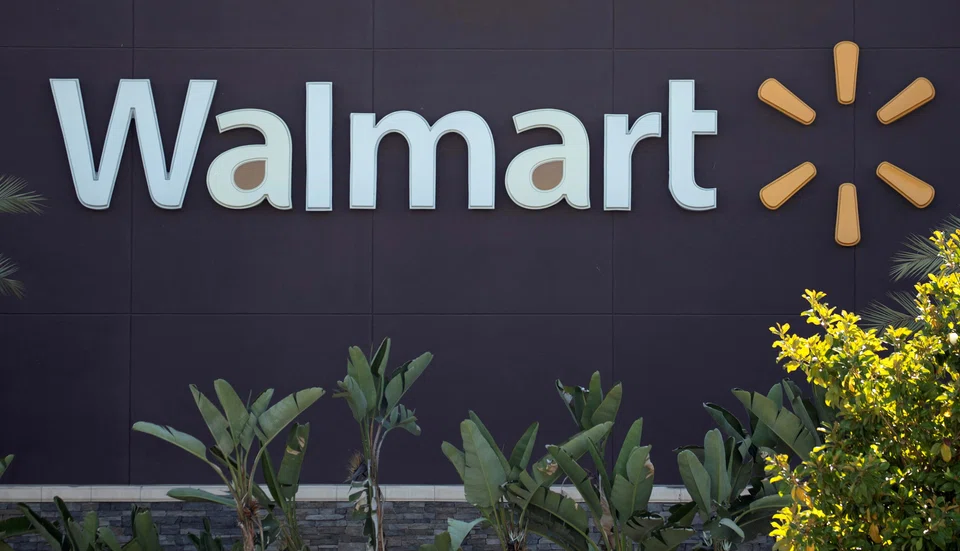 Walmart is seeking UK retailers to join its online marketplace in an attempt to give British businesses another e-commerce alternative to Amazon and EBay. 