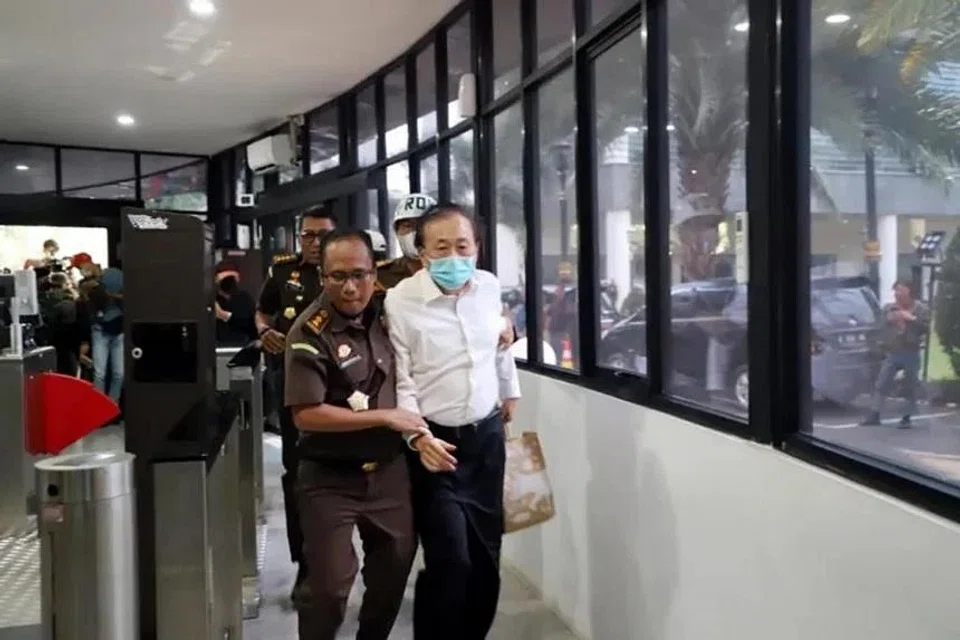 Surya Darmadi (right), the owner of Duta Palma group, was sentenced to 15 years in prison. 