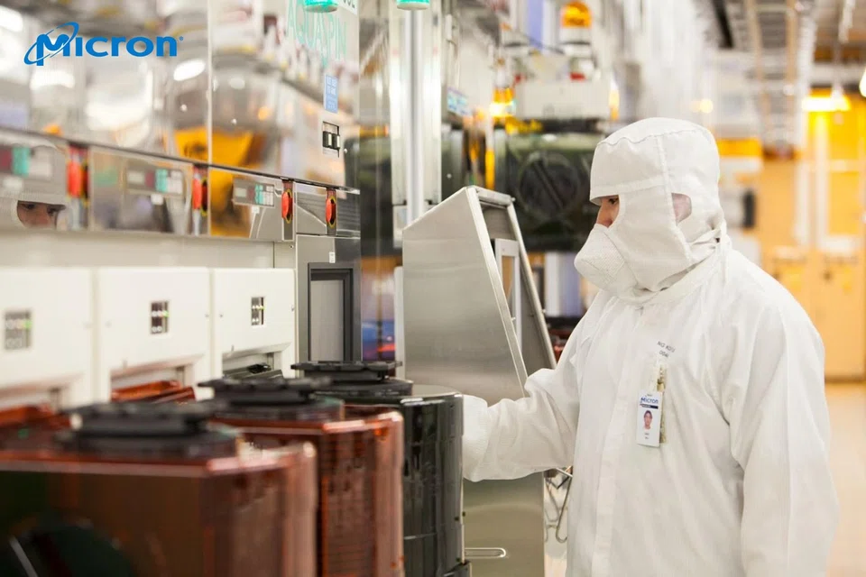 The lynchpin electronics sector has expanded for the third consecutive month in January, and at a faster rate than the previous month, gaining 0.4 point to hit 50.6. 