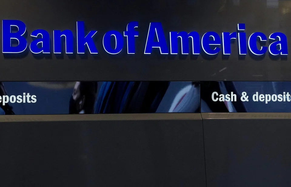 Bank of America has reported a 7 per cent rise in investment banking fees to US$1.2 billion. That contrasts with peers whose earnings suffered from a dealmaking drought that has persisted for months.