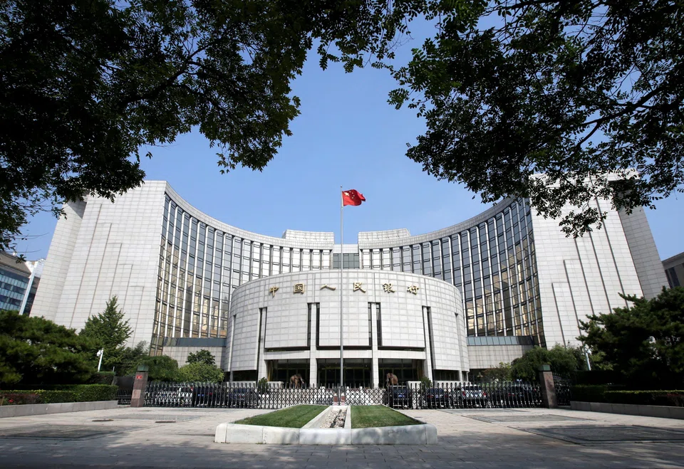 “In the backdrop of overall stable operation of the interbank repo market, CFETS on Oct 31 found that individual special accounts repeatedly borrowed and lent money at extremely high interest rates towards market close,” says the PBOC.