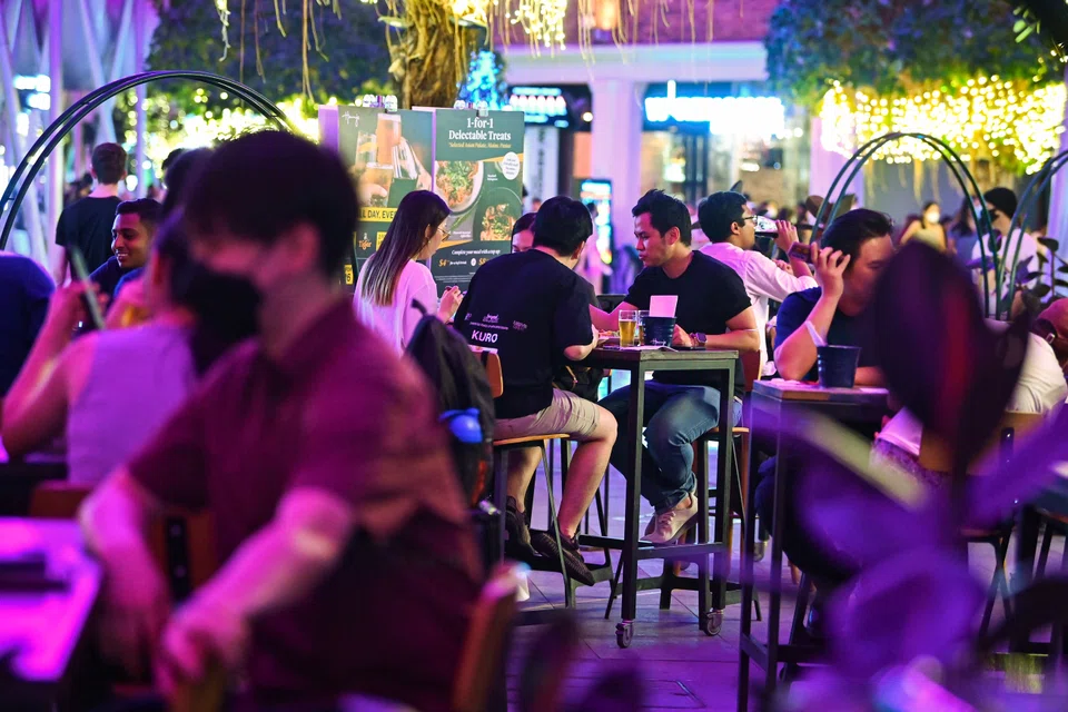 Trade associations and chambers in the food services sector have committed to work with over 800 member companies, employing around 80,000 workers, to transform their jobs.