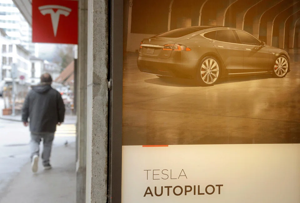 Tesla has produced 430,488 vehicles in the third quarter, compared with 479,700 in Q2 and 365,923 a year earlier.