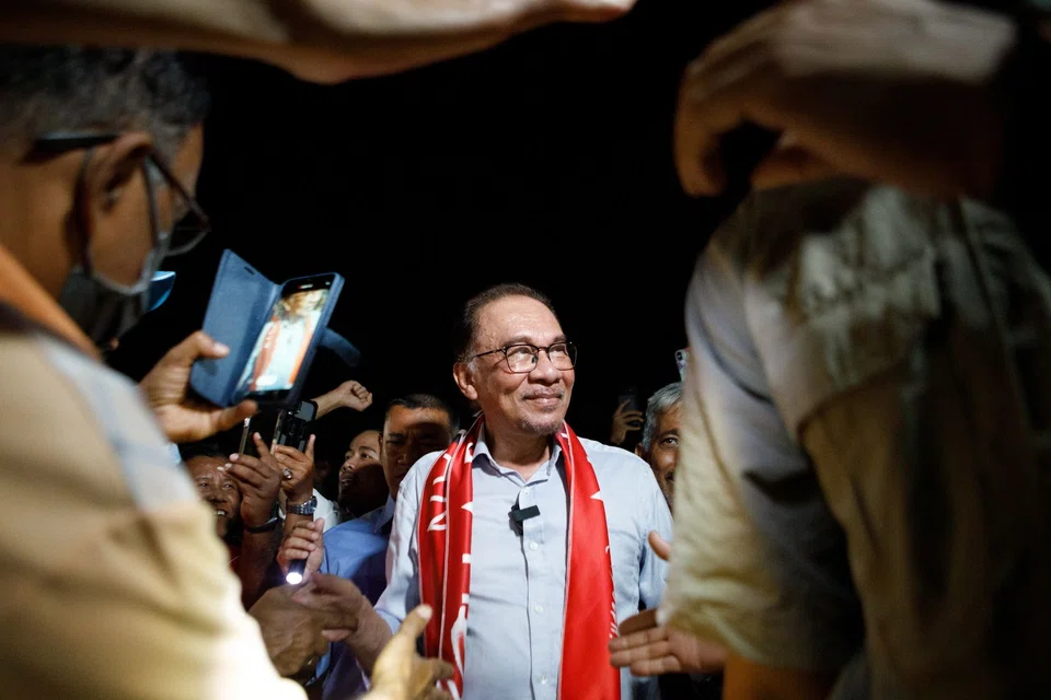 PH, led by prime minister hopeful Anwar Ibrahim, will supply the numbers needed to form a government with a simple majority in each state, while also backing a menteri besar candidate from BN in both.