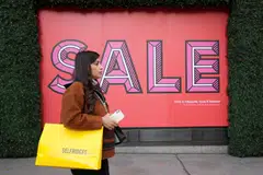 Central Group wants to lift its stake in Selfridges to 60 per cent and take control of the operating business.