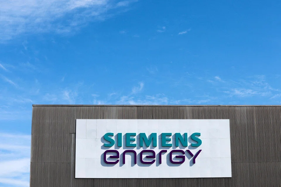 As part of its move to take over the rest of Siemens Gamesa, Siemens Energy plans to raise a maximum of 1.5 billion euros to help fund the transaction.