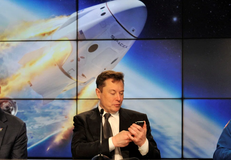 Elon musk's SpaceX is raising a funding round that would value the launch and satellite company at US$125 billion, according to people familiar with the matter. 